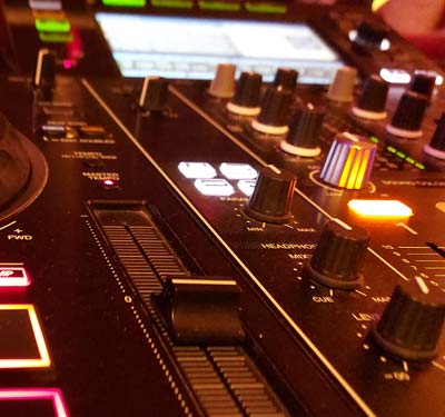 Fem des de balls de Saló fins a música electrònica, o al gust dels nostres clients.